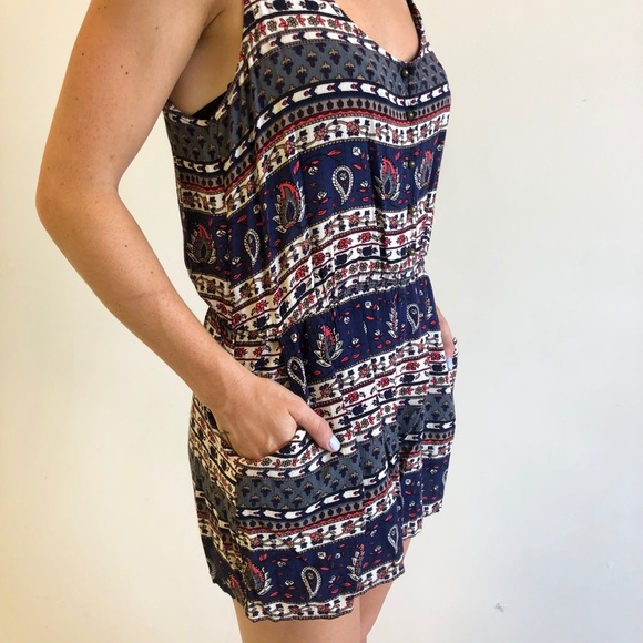 Patterned Romper - Picture 2 of 5